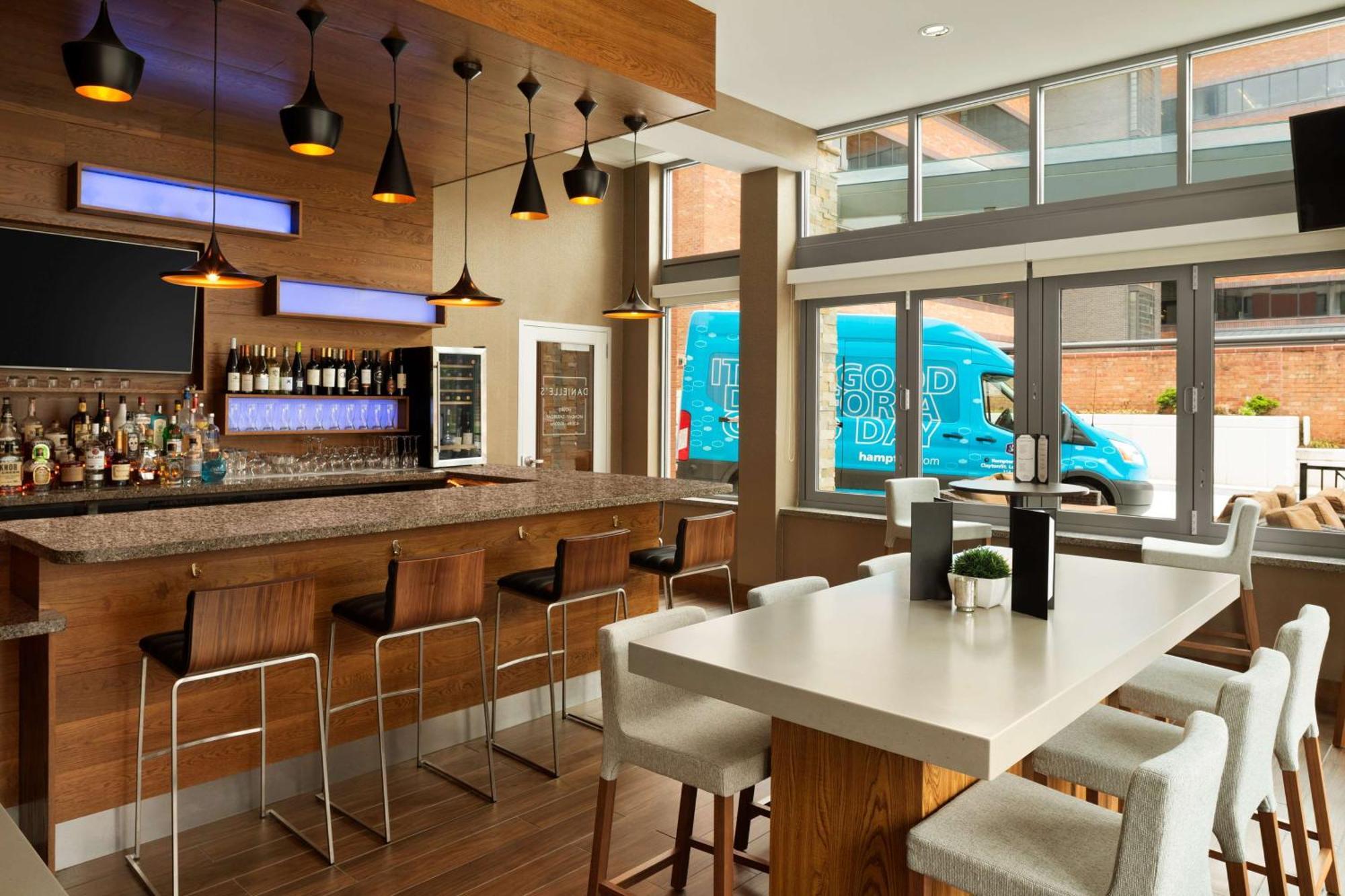 Hampton Inn And Suites Clayton/St. Louis-Galleria Area Eksteriør billede